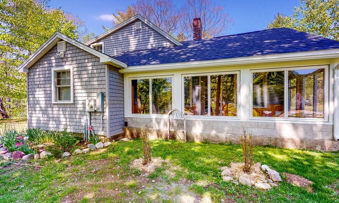 Roxbury Casa | Coos Canyon- Firepit, Swimming Hole & Dog-Friendly