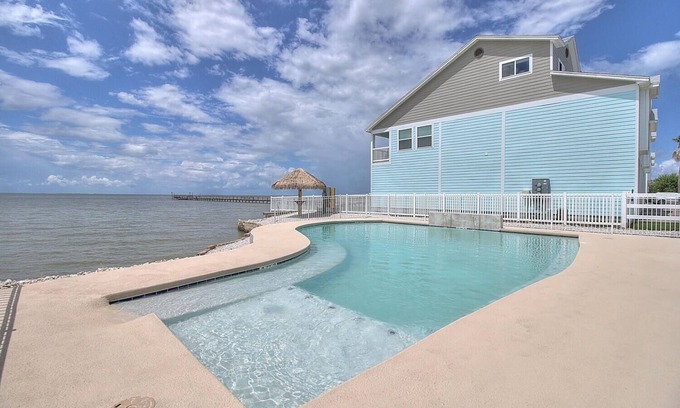 Rockport Casa | Copano Breeze 3 Bedroom Home by Redawning