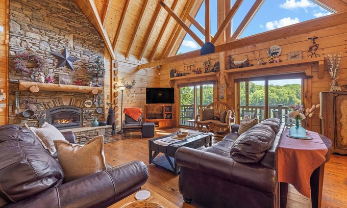 Cleveland Cabina | Copper Canyon - Luxury Lodge located on Private Lake