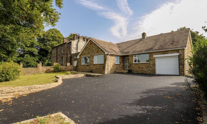 Barnsley Cabaña | COPPER COIN, family friendly, luxury holiday cottage in Gawber