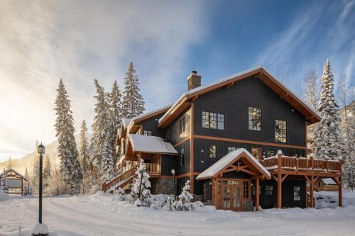 Golden Cabina | Copper Horse Lodge