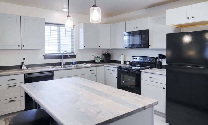Butte Casa | Copper King Extended Stay Collection - 2 Bedroom Duplex