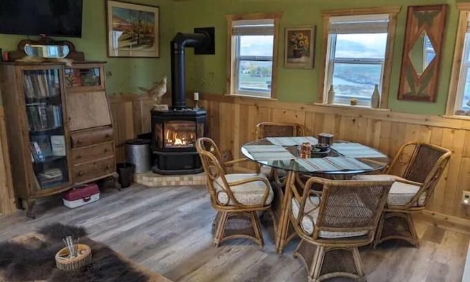 Thermopolis Cabina | Copper Winds Private Cabin on 6 Acres
