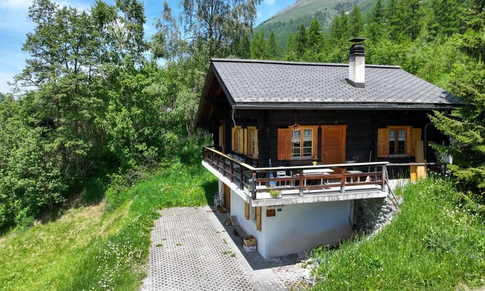 Zinal Casa | Coquelicot by Interhome