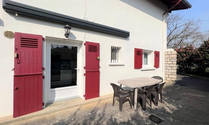 Cambo-les-Bains Apartamento | Coquet T1 Bis avec Terrasse en Rez-de-Jardin, Cambo-les-Bains - FR-1-495-91