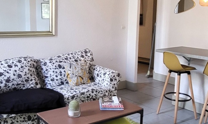 Comedie Apartamento | Coquettish & peaceful F3, in the heart of Montpellier! Close to all amenities.