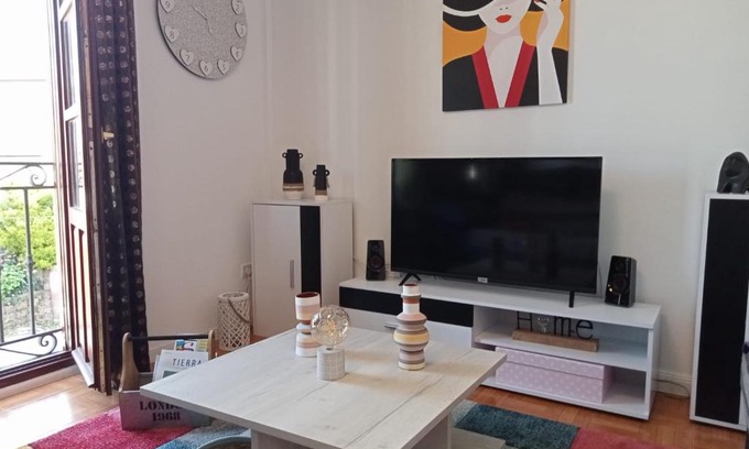 El Astillero Apartamento | Coquetty Housing In Santander Bay