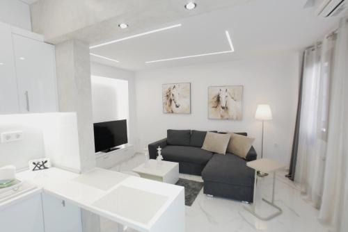 Ano Poli Apartamento | Coral Apartment with free private parking of stayinthess