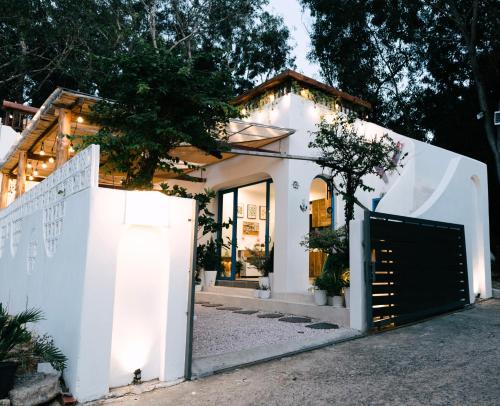 Ganh Dau Casa | Coral Bay Master Room