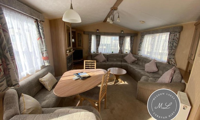 Ingoldmells Apartamento | Coral Beach - Row 73 Van 2, central heating, WiFi, bed linen - Meadow Lakes Caravan & Lodge Hire