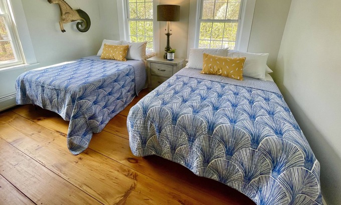 Hampton Condominio | 'CORAL' by WanderWow