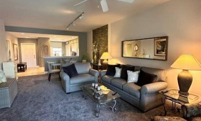 Tropical Cove Condominio | Coral Cottage at Lexington CC Lake Village