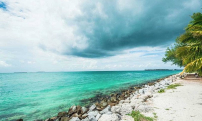Key West Villa | Coral Garden by Avantstay Great Location w/ Balcony & Shared Pool