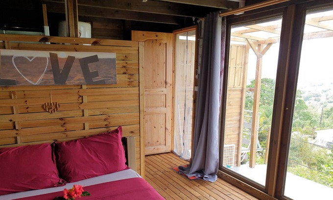 Saint-Esprit Casa | Coral Heart Bungalow, acogedor, Zen, AuCoeurDeMadinina, espléndida vista