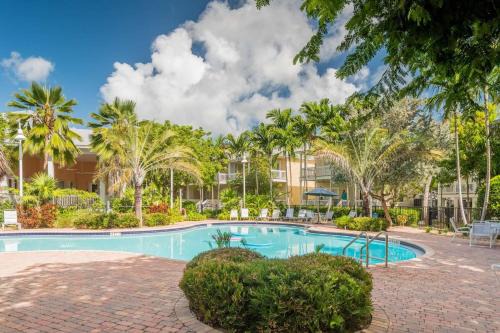 Key West Villa | Coral Palm by AvantStay Key West Walkable Gated Community Shared Pool