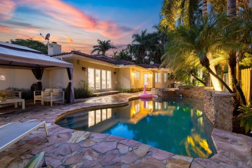 Coral Ridge Casa | Coral Ridge Getaway by AvantStay Pool Hot Tub Billiards 5mins to Beach