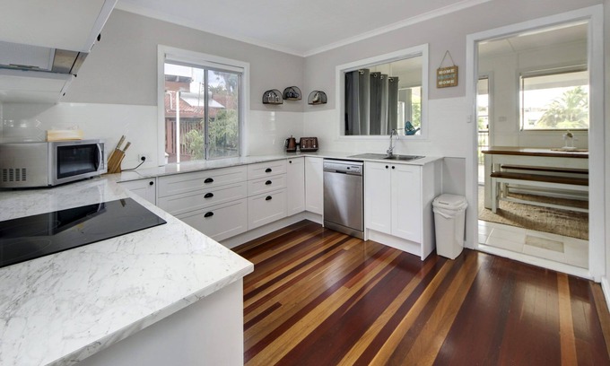 South West Rocks Casa | Coral Shutters - 10 Rudder Street, SWR