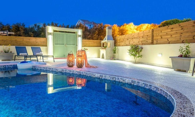 Neromilos Villa | Coral Villa