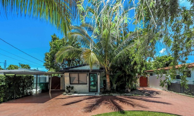 Coral Terrace Casa | Coral Villa Pool House