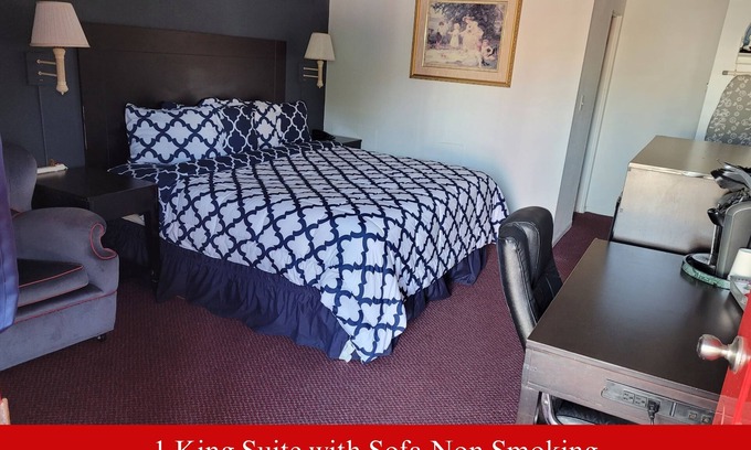 Hutchinson Hotel | Coratel Inn & Suites by Jasper Hutchinson - 1 King Suite with Sofa NS