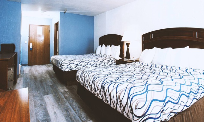 Park City Casa | Coratel Inn & Suites by Jasper Park City - Wichita North - DQBNS