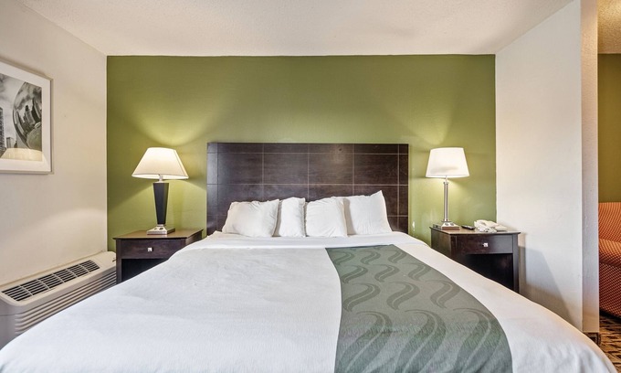 Wichita Hotel | Coratel Suites - 1 King Suite with Sofa Bed Non Smoking