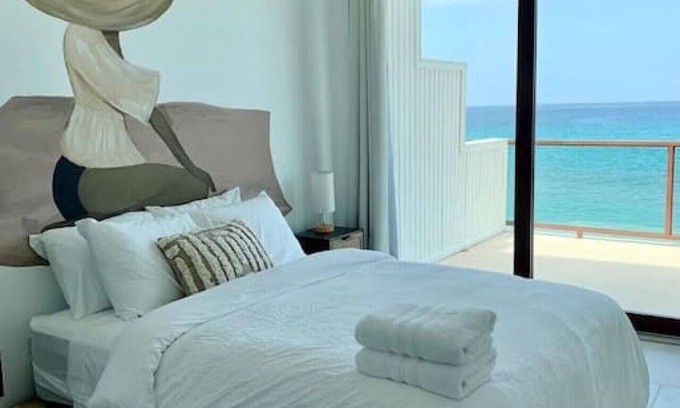Stella Apartamento | Corcega Beachfront Suite with Balcony in Rincon
