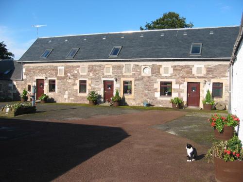 Lanark Casa | Corehouse Farm Cottages - Dairy, Granary & Sawmill