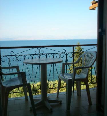 Dafnata Apartamento | Corfu Bay sea view apartments 100m from the beach