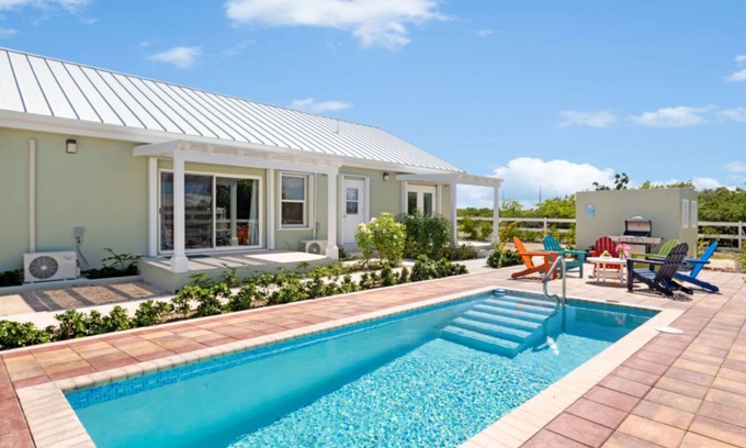 Cockburn Town Casa | CorkTree Villa: 2 BDR