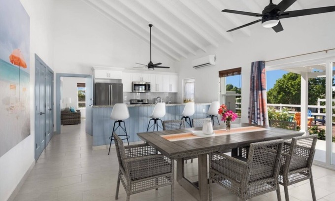 Cockburn Town Casa | Corktree Villa: 3 BDR