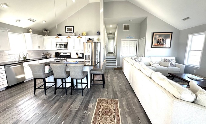 South End Casa | Corner Bay & Beach View 4-bedroom house in Ocean City