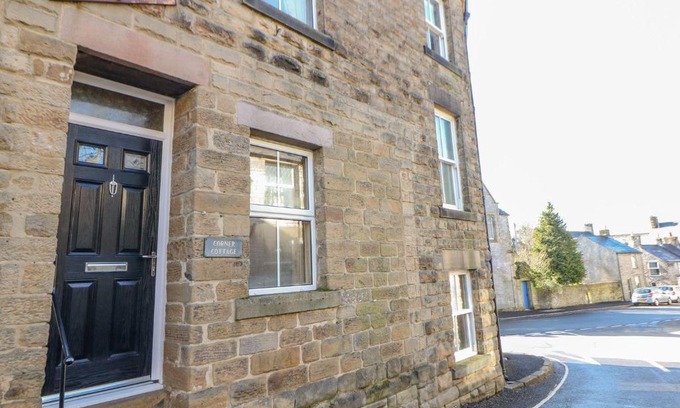 Tideswell Casa | Corner Cottage
