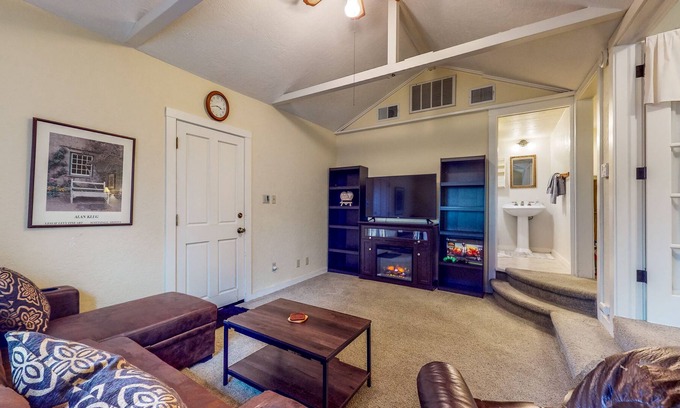 Lakeport Cabaña | Corner Lot Carriage House with Storybook Yard