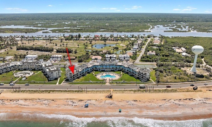 Flagler Beach Condominio | 2 BR Condo w/Corner Unit, Large Balcony, Pool, Beach Access, Resort Fun!