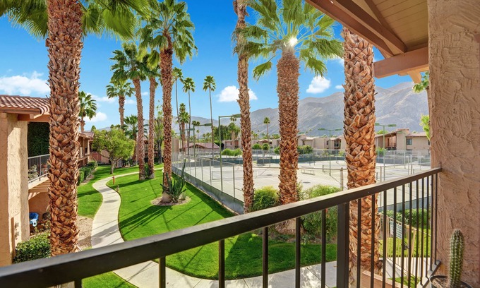 Baristo Condominio | Condominio en la esquina - A pie del centro de Palm Springs