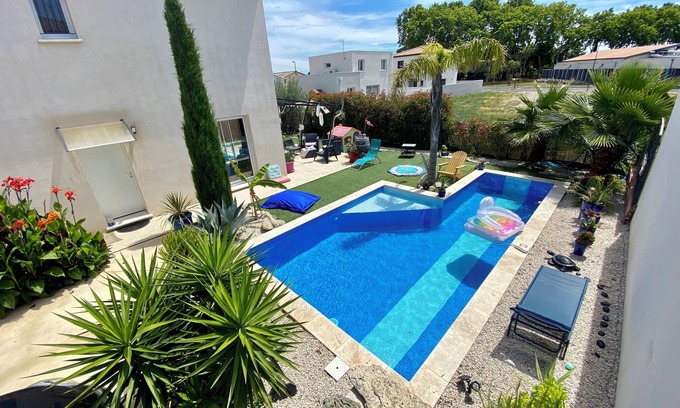 Candillargues Casa | Corner villa + 8m swimming pool + 5s jacuzzi + 15m from the beach & town center