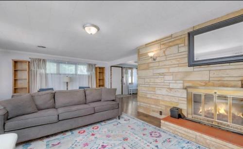 Terre Haute Casa | Cornerstone Cottage