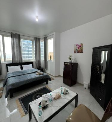 Abu Dhabi City Center Hostal | Corniche Street - Extremely Unique Room