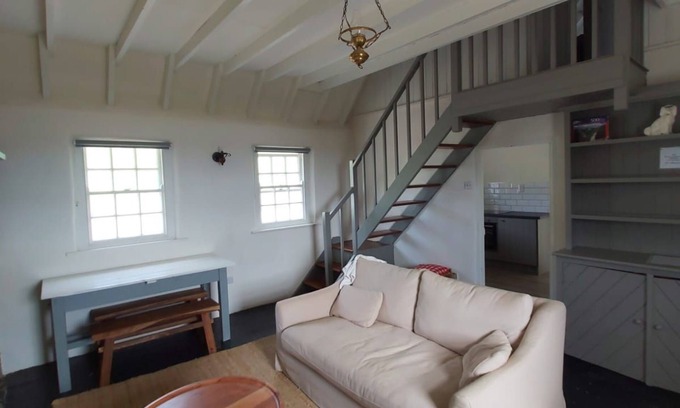 Corofin Cabaña | Corofin Cottages - una casa de campo de dos pisos con capacidad para 6 personas en 3 habitaciones