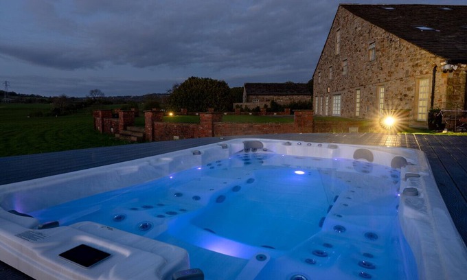 Burnley Casa | Corporate, Retreat Stays, Team Building, Birthday Celebrations