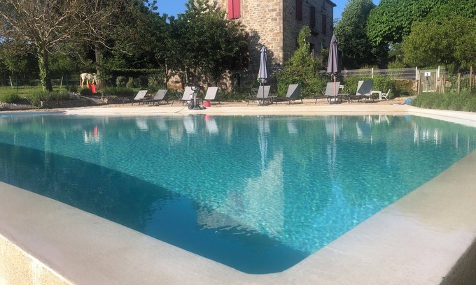 Saint-Maurice-en-Quercy Casa | Corps de Ferme Rénovée en une Maison de Campagne et Gîtes Avec Piscine