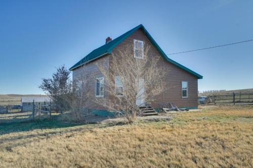 Lindsay Casa | Corral Creek Cow Camp Pet-Friendly Circle Cabin