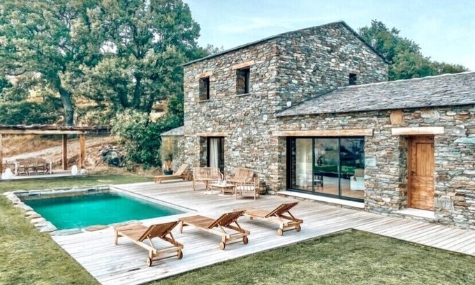 Murato Casa | Casa de piedra corsa cerca de Saint Florent