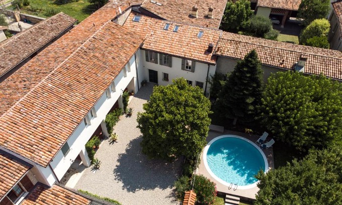 Ome Cama Y Desayuno | Corte Martinola bed&breakfast in Franciacorta