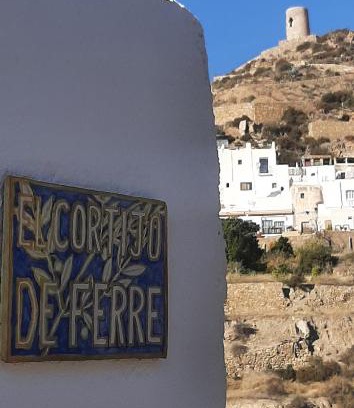 Nijar Casa | Cortijo Ferre, a los pies del castillo la Atalaya de Nijar