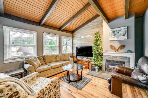 Blodgett Mills Casa | Cortland Townhome - Walk to Greek Peak Mtn Resort!