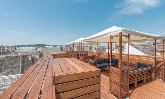 Corvin negyed Apartamento | Corvin Plaza Apartments and Suites