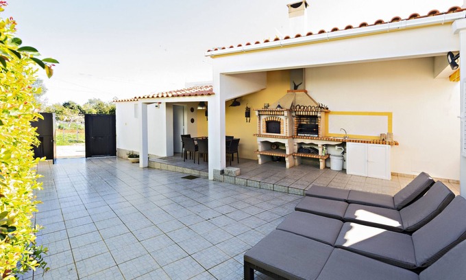 Vila Real Santo Antonio Casa | Acogedor, con patio trasero y zona de barbacoa