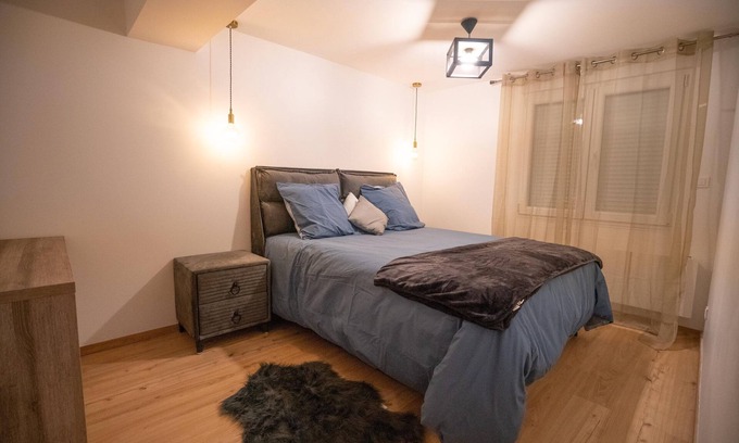 Champigneulles Apartamento | Cosalà Appartement Avec spa Privatif Sauna et Jacuzzi à 5 Minutes de Nancy